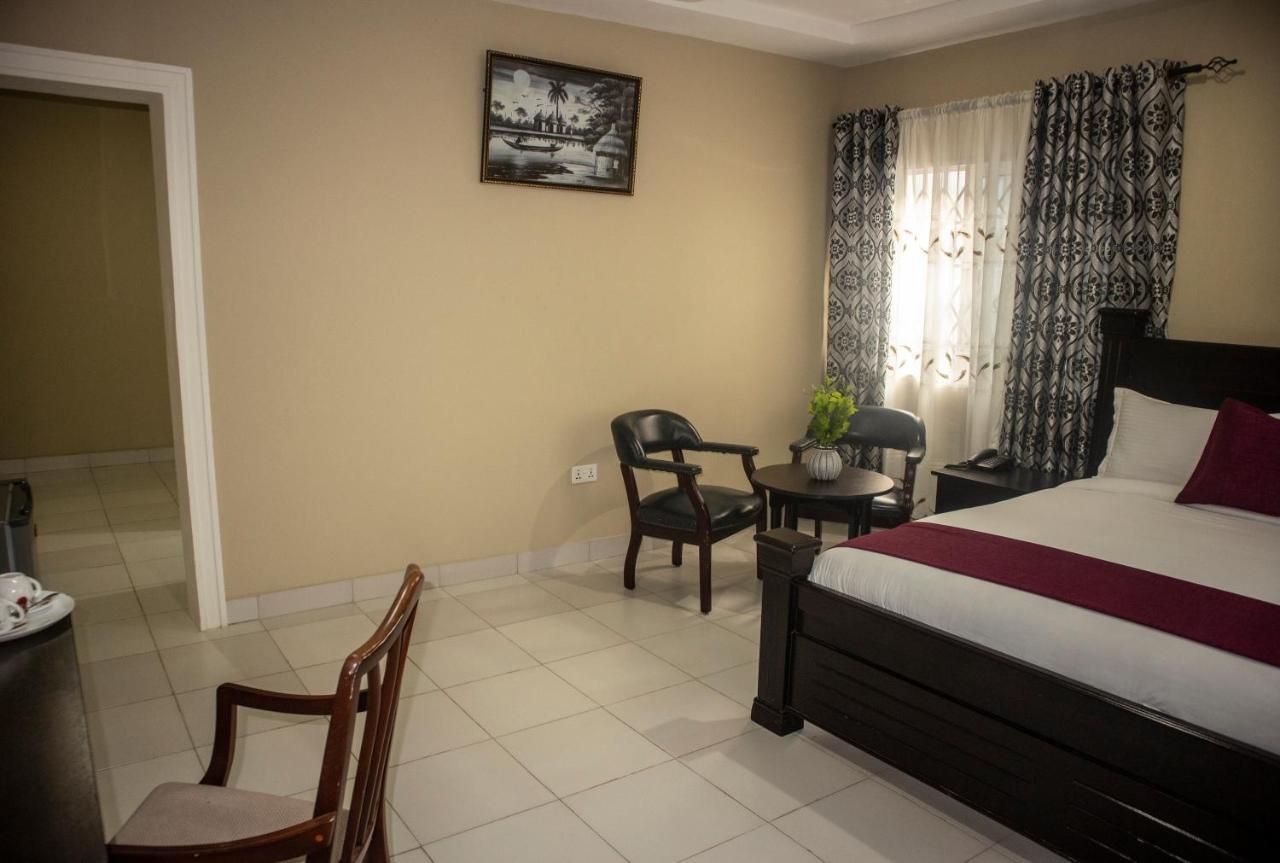 Kislas Luxury Hotel Adenta Buitenkant foto