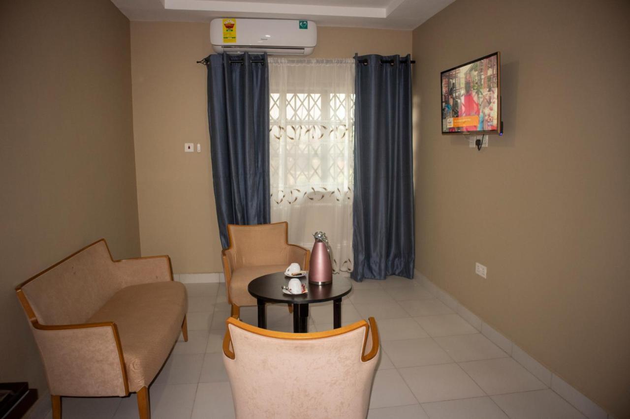 Kislas Luxury Hotel Adenta Buitenkant foto