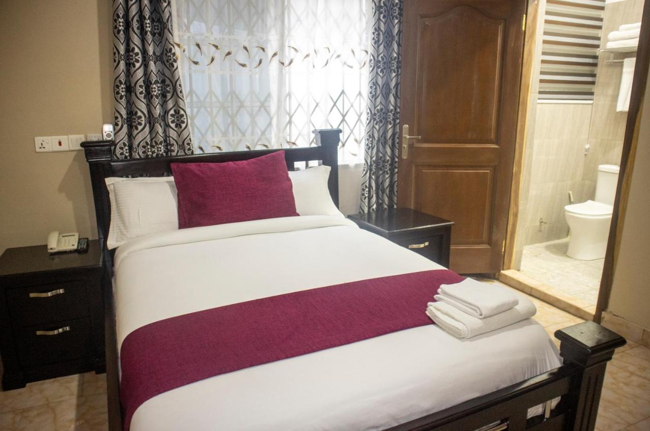 Kislas Luxury Hotel Adenta Buitenkant foto