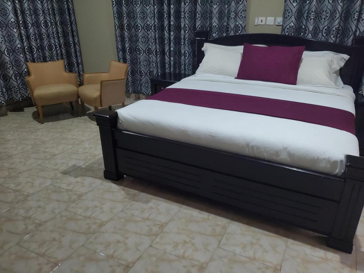 Kislas Luxury Hotel Adenta Buitenkant foto